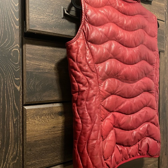 Scully Butter Leather Vest - Picture 3 of 6